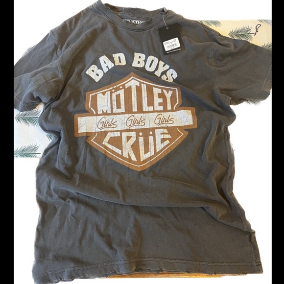 Motley Crue bad boys tshirt - Picture 3 of 5